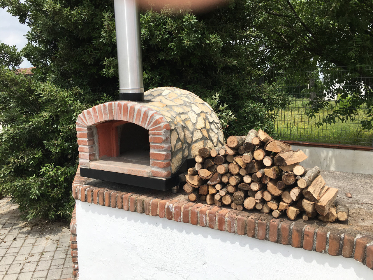 Vera Pizza Ovens Autentico OP50 – Black Front, Stainless Trim- Wood Fired Pizza