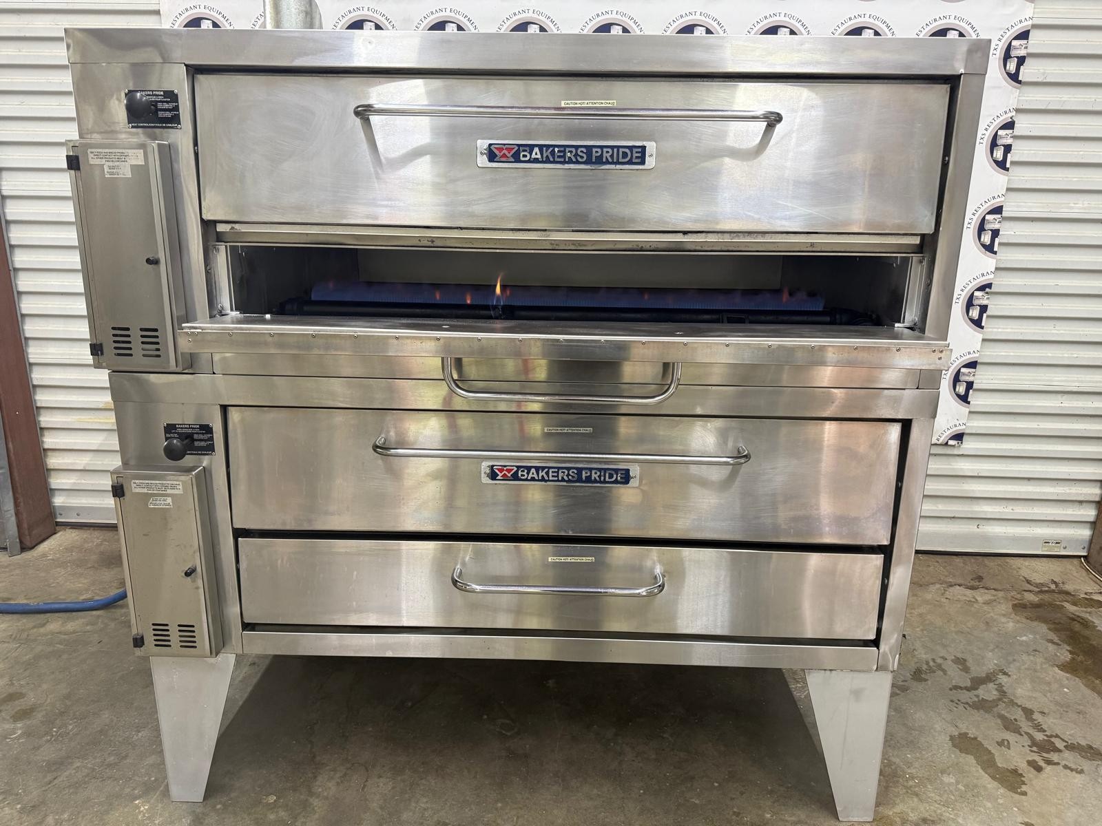 Bakers Pride Model 451 Double-Stack 2023 Gas Pizza Oven