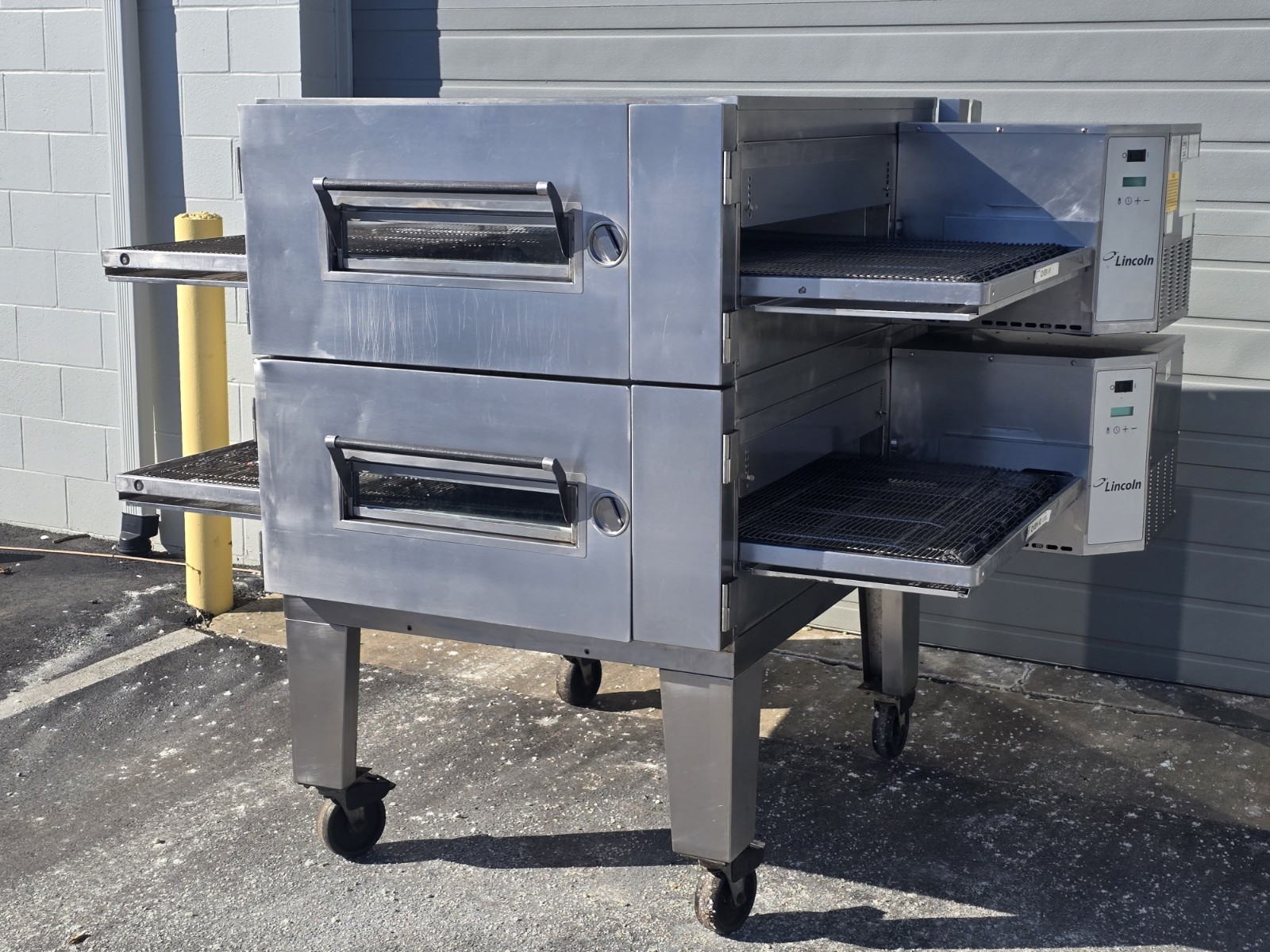 Lincoln Impinger 1600 Double Deck Gas Fired Conveyor Pizza Oven 32″