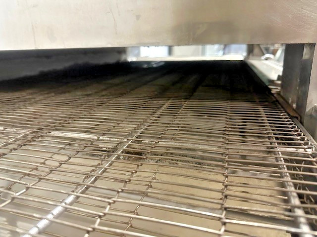 MIDDLEBY MARSHALL IS-350-1 NAT GAS 32″W 150,000 BTU CONVEYOR PIZZA OVEN