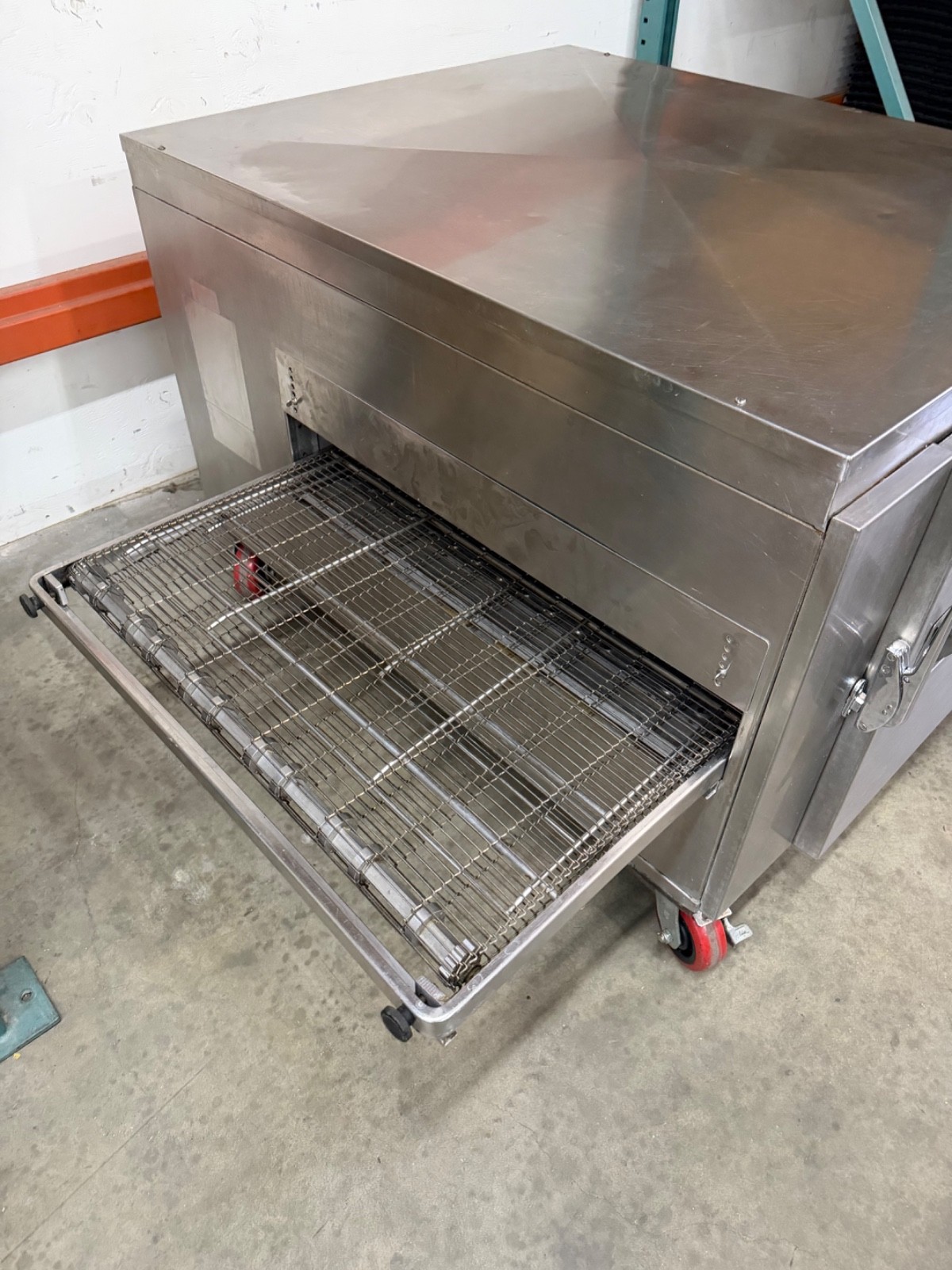 Lincoln 1000 natural gas single deck conveyor pizza oven – FREE SHIPPING!