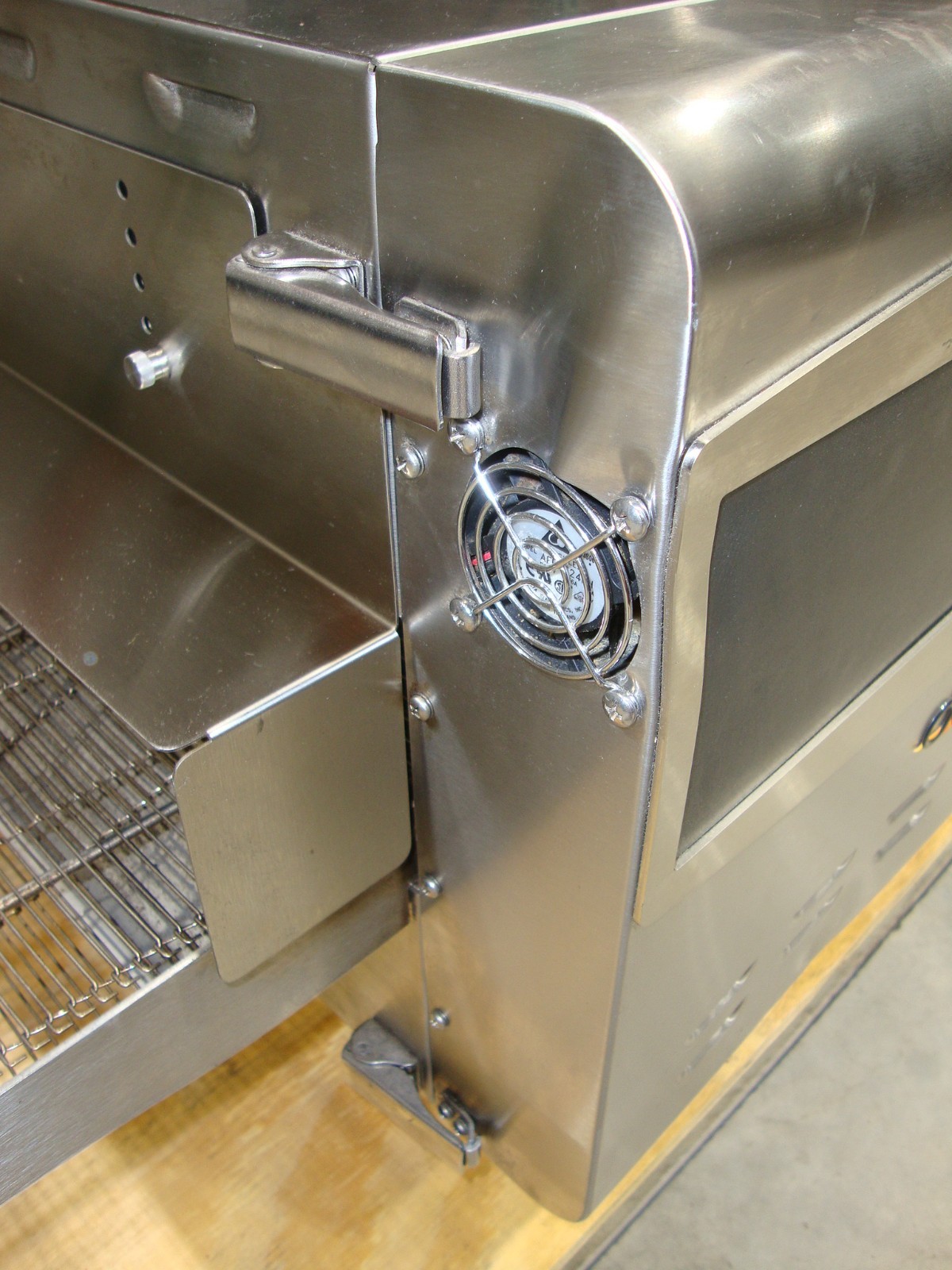 Ovention C2600 Ventless 26″ Electric Countertop Conveyor Pizza Oven
