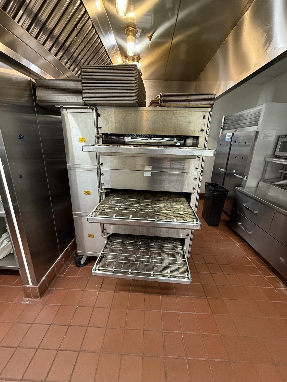 Oven, Pizza, Conveyor. EDGE model No. E3240-3-G2-B Conveyor Oven Generation 2