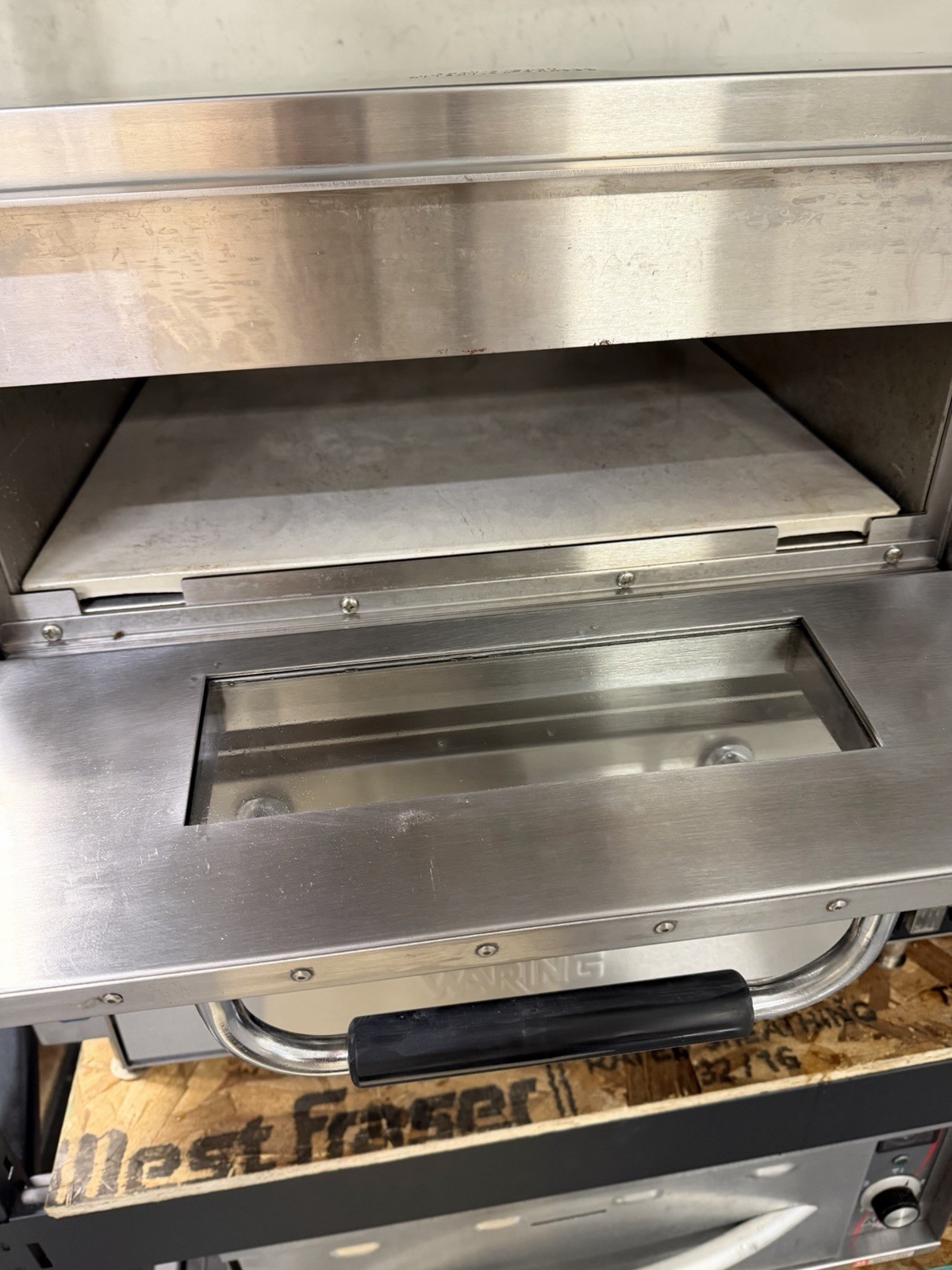 Waring WPO750 Double Deck Countertop Pizza Oven w/ 2 Independent Chambers – 240V