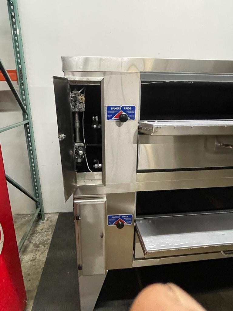 Baker’s Pride Y600 Double Deck Pizza Oven