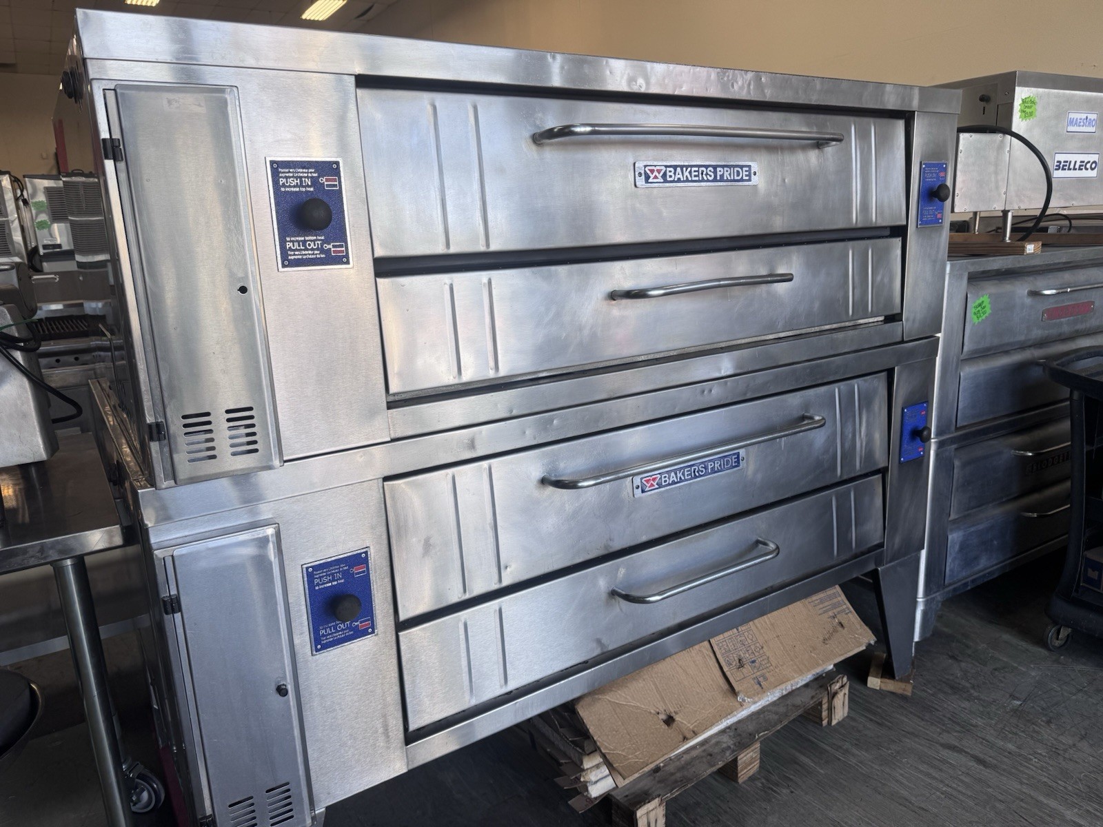 Baker’s Pride Y-600 Super Deck Gas Pizza Oven