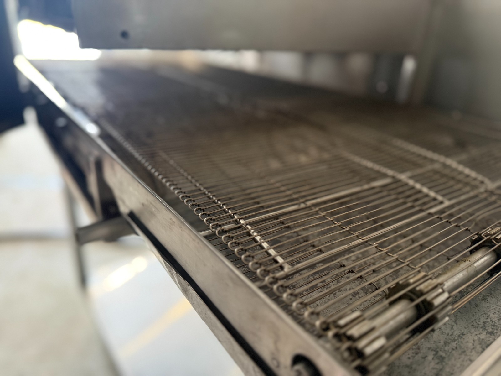 TurboChef HHC2020 48″ Electric Countertop Conveyor Oven, Split 10″ Belts,3 Phase
