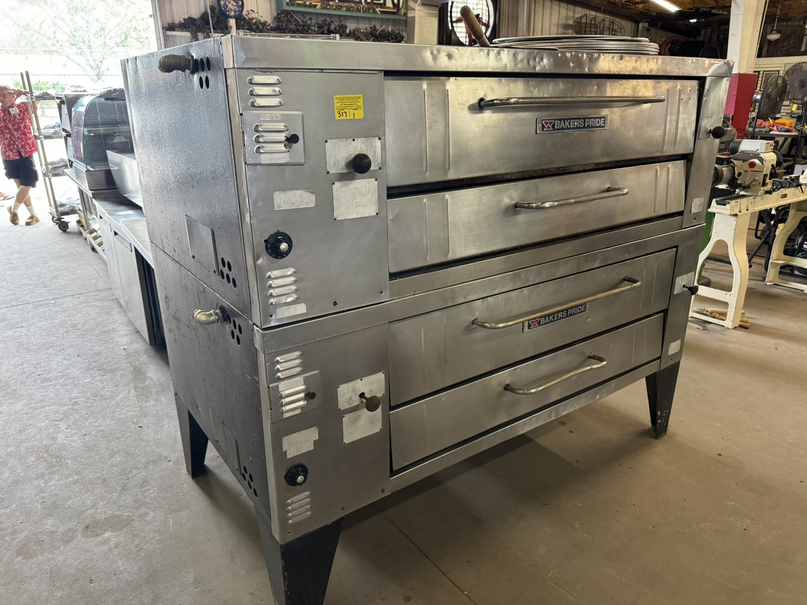 BAKERS PRIDE Y-600 DOUBLE DECK NAT GAS PIZZA OVENS 78″ W X 43″ D X 66″ H – Works