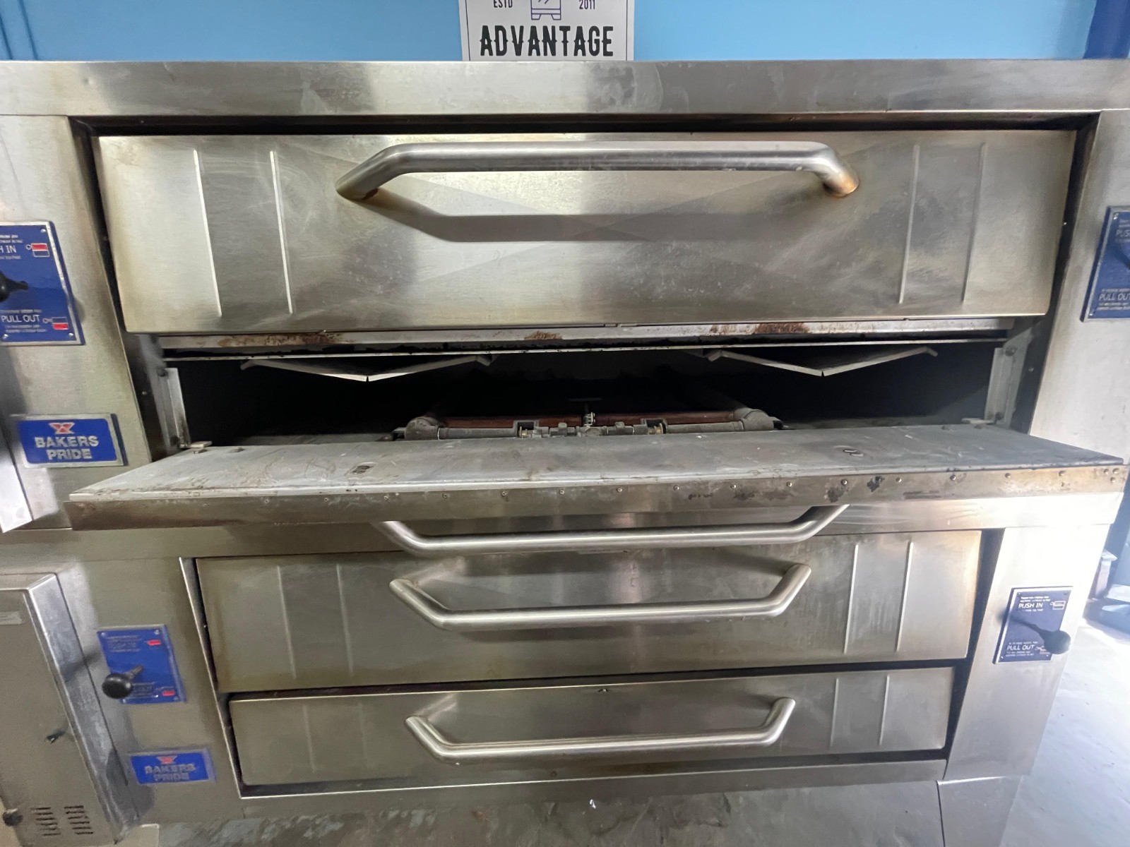 Bakers Pride Y-600 Double Deck Gas Pizza Oven – 0017