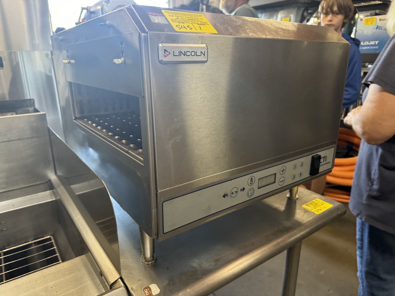 2022 Lincoln 50″ Electric Countertop Ventless Conveyor Oven V2500- working