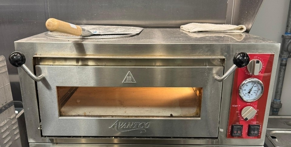 Used Single Deck Countertop Pizza/Bakery Oven – 1700W, 120V