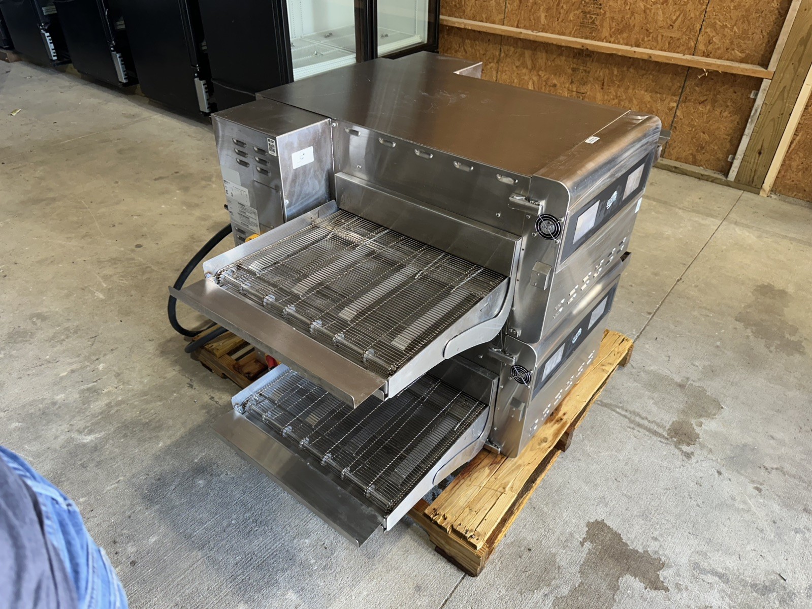 Ovention S2000 Ventless Conveyor Pizza Oven, 1 Phase