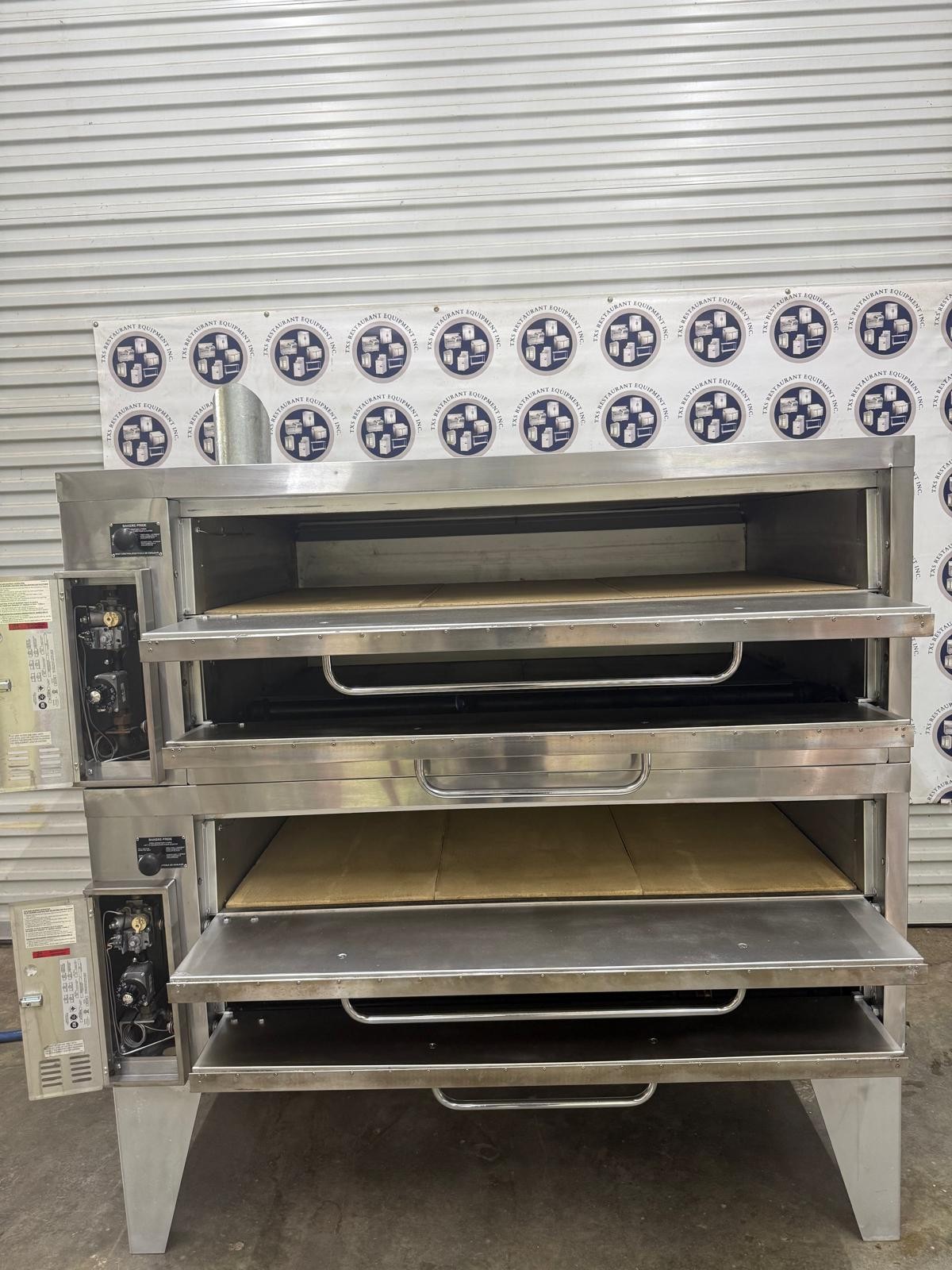 Bakers Pride Model 451 Double-Stack 2023 Gas Pizza Oven