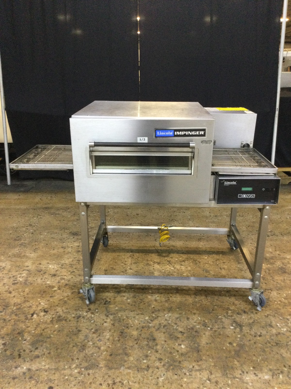 Lincoln Impinger 1116-080-8 Gas Conveyor Pizza Oven With Casters