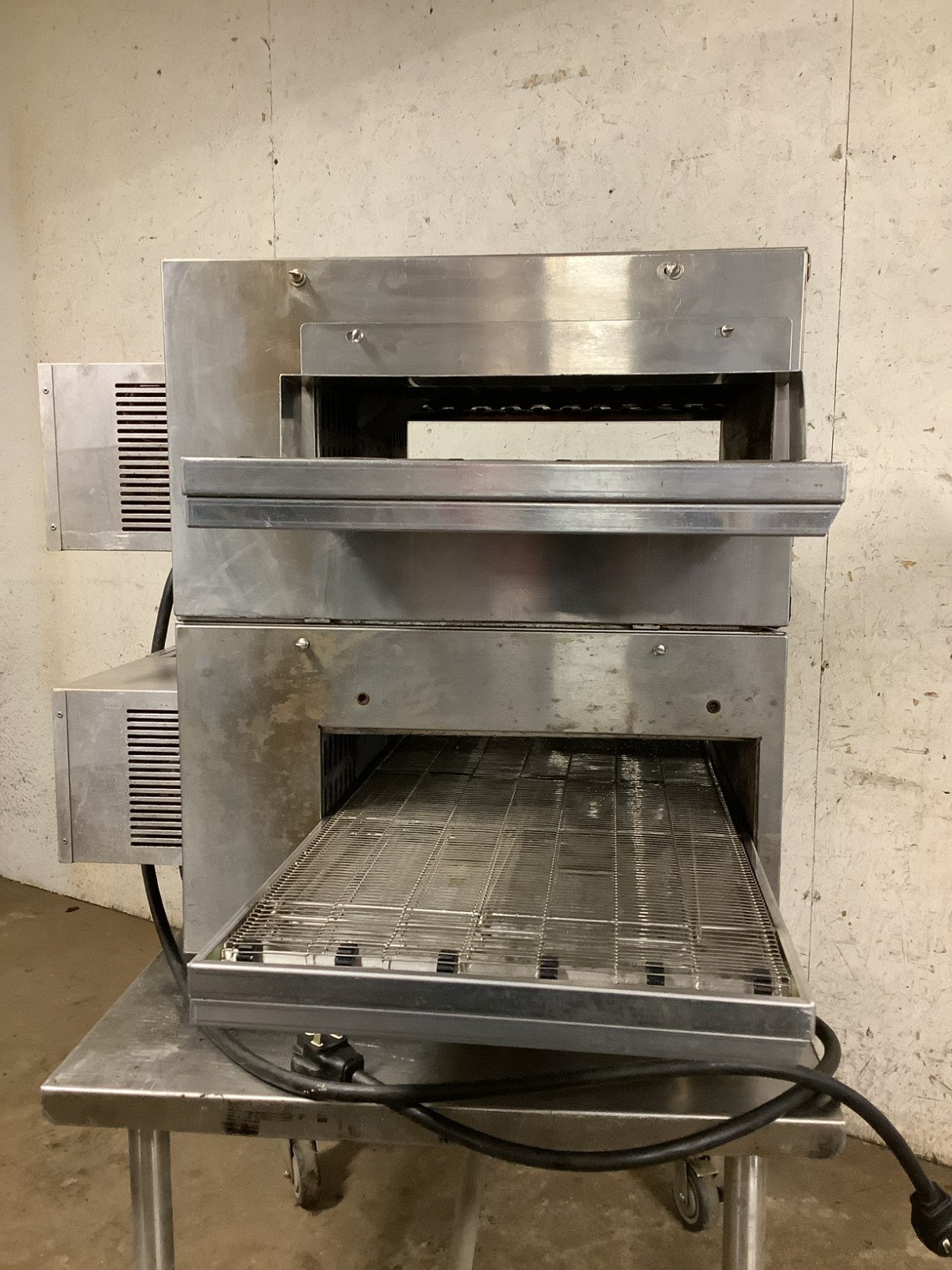 Conveyor Oven Lincoln 2501 SINGLE PHASE 208V 16″ wide belt Tested