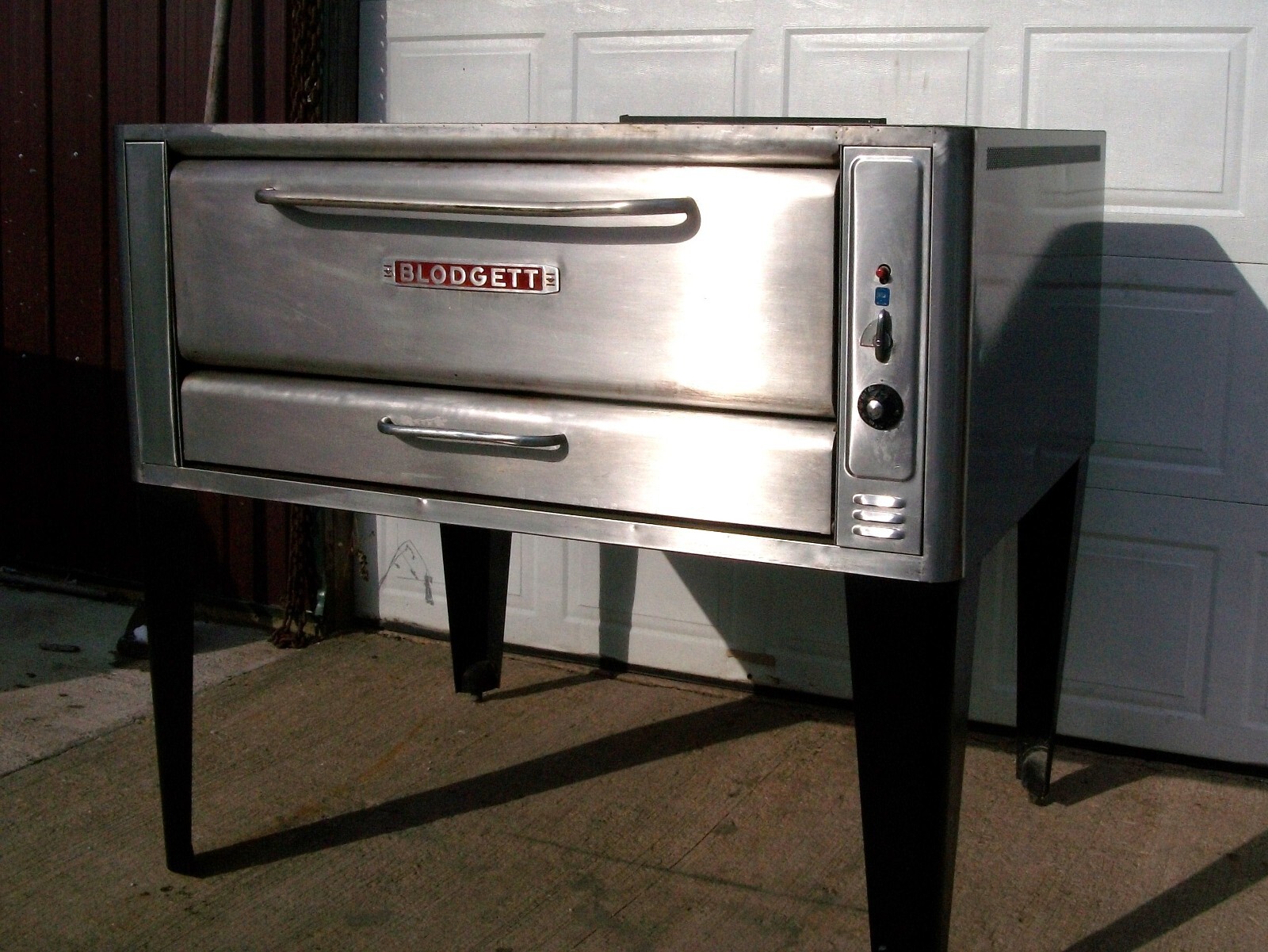 BLODGETT 1048 HIGH BTU 120K NATURAL DECK GAS PIZZA OVEN WITH NEW STONE