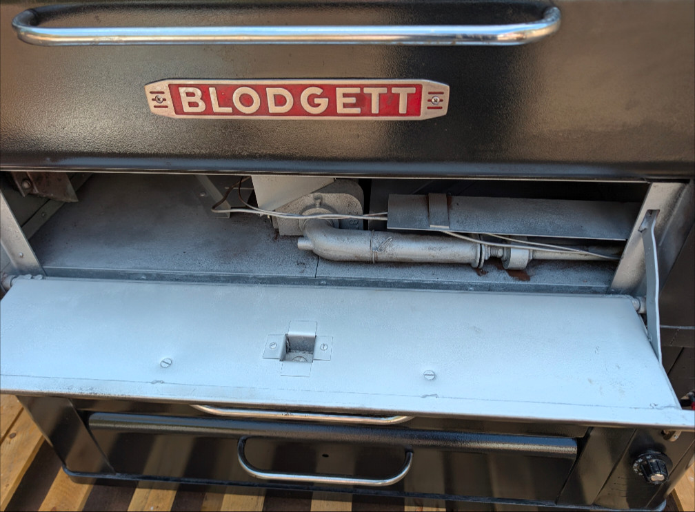 BLODGETT 911 NATURAL DECK GAS DOUBLE PIZZA OVENS WITH NEW STONE SPACE SAVER