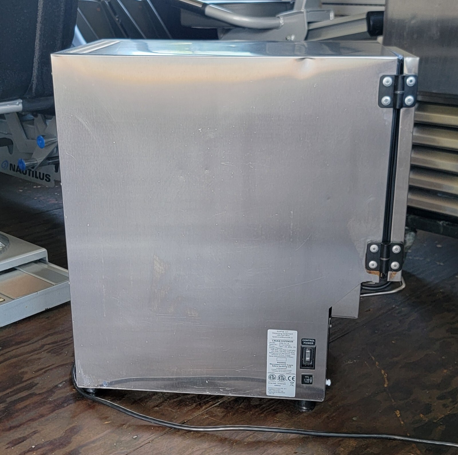KanPak CDG 211 R | Cream Dispenser