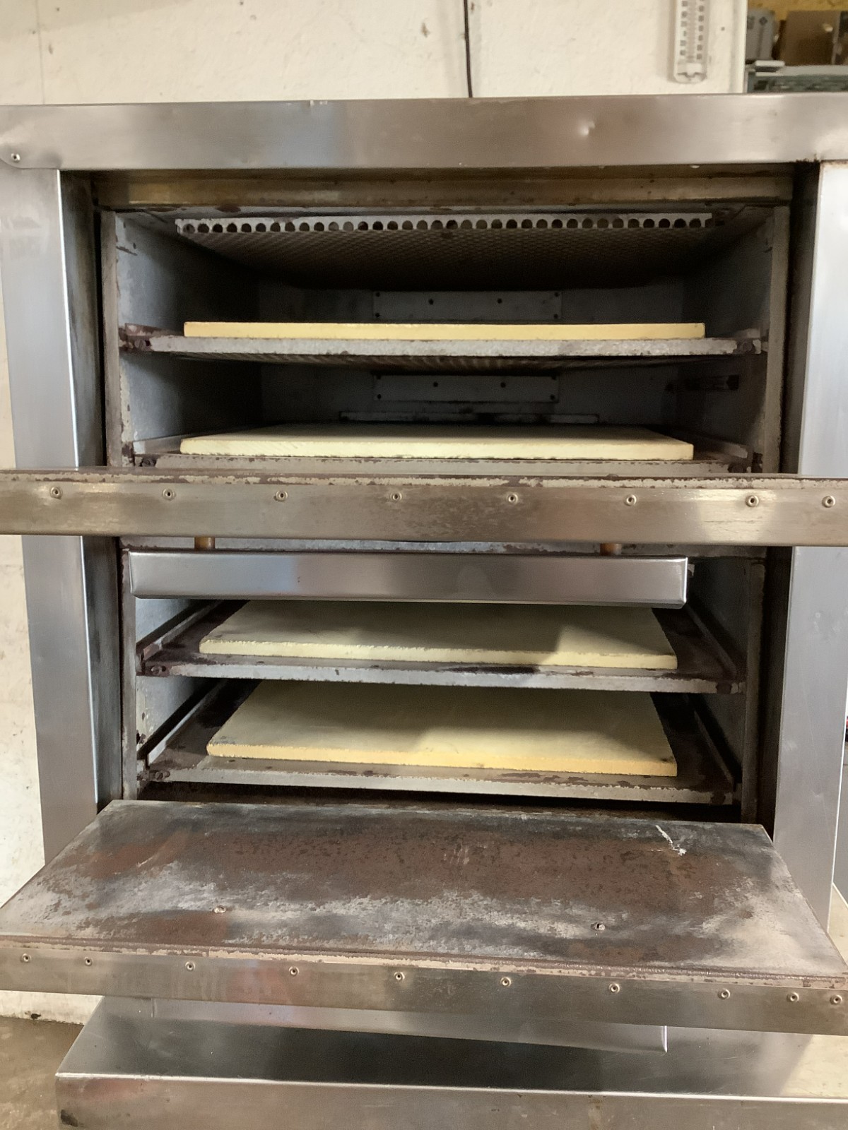 Pizza/Pretzel Stone Deck Oven Bakers Pride P44S 208/240V 3ph TESTED