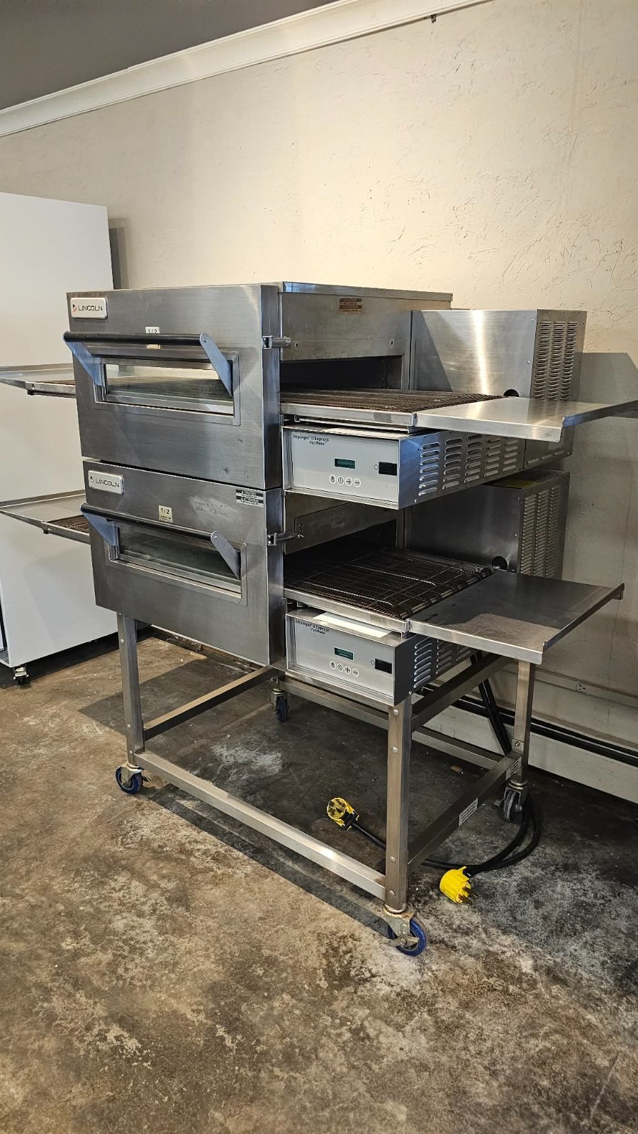 Lincoln 1132-000-U-KF005 Electric Impinger Conveyor Oven – 208v/3ph