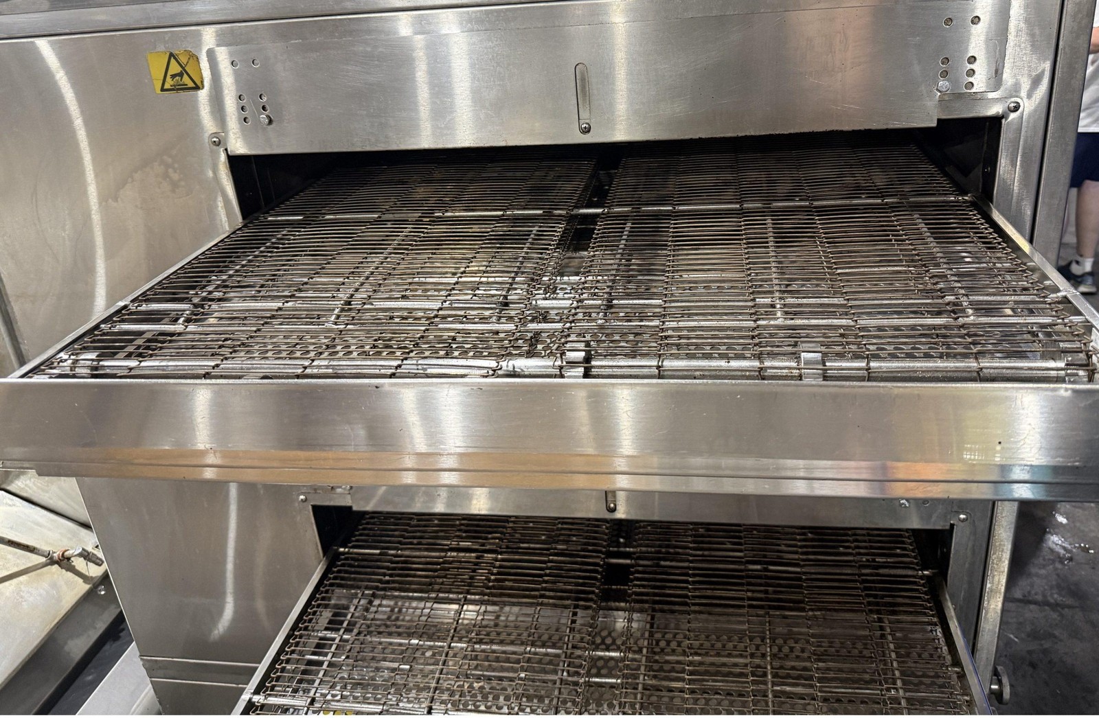 XLT X3D 3255-01338 LIQUID PROPANE TRIPLE STACK CONVEYOR PIZZA OVEN W/ VENT HOOD