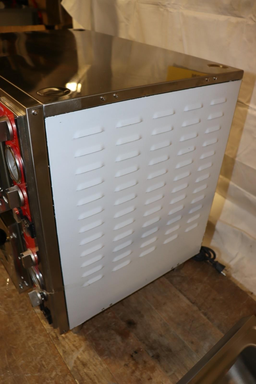 Avantco Double Deck Countertop Pizza/Bakery Oven w/ Independent Chambers 3200W
