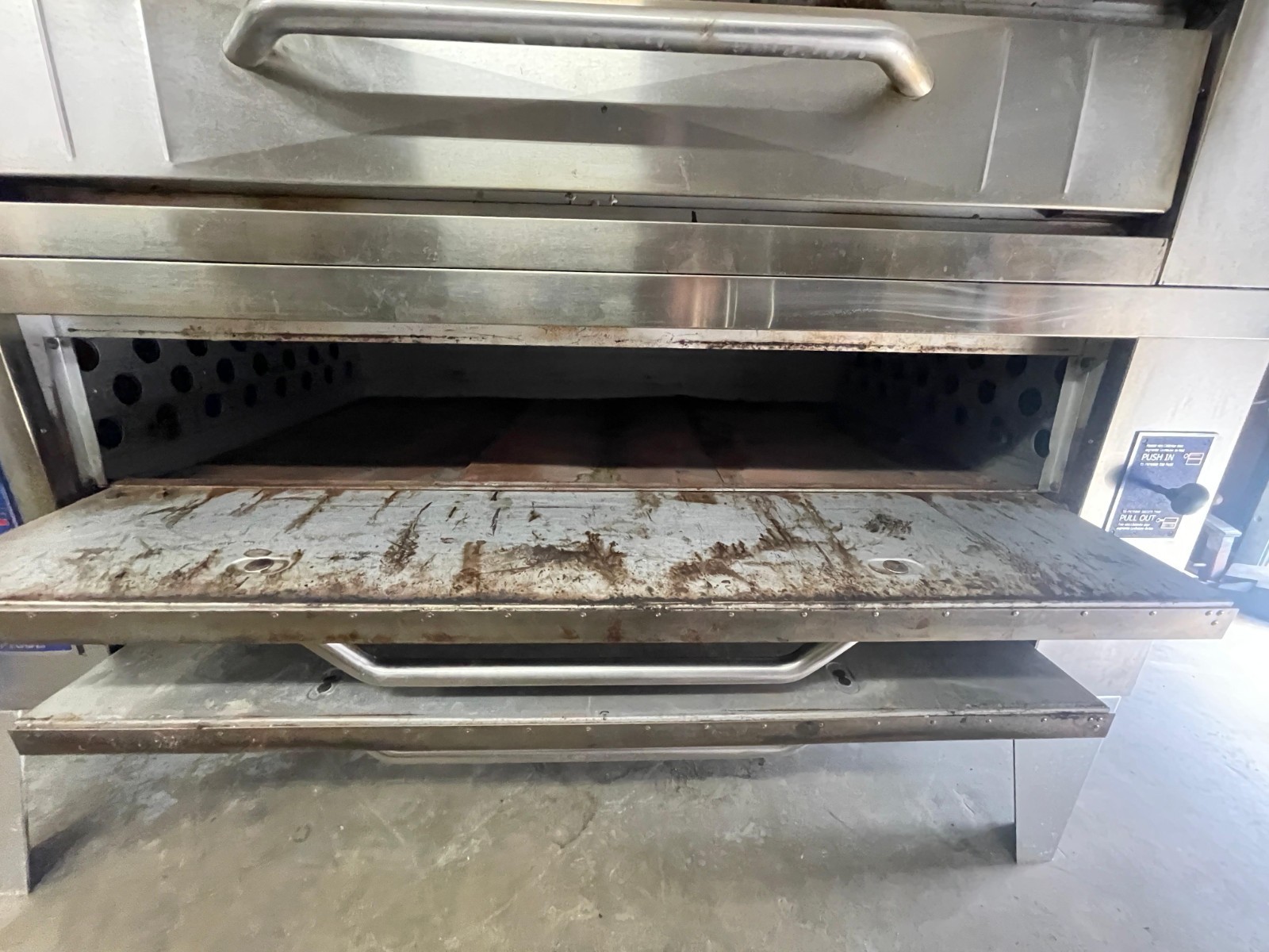 Bakers Pride Y-600 Double Deck Gas Pizza Oven – 0017