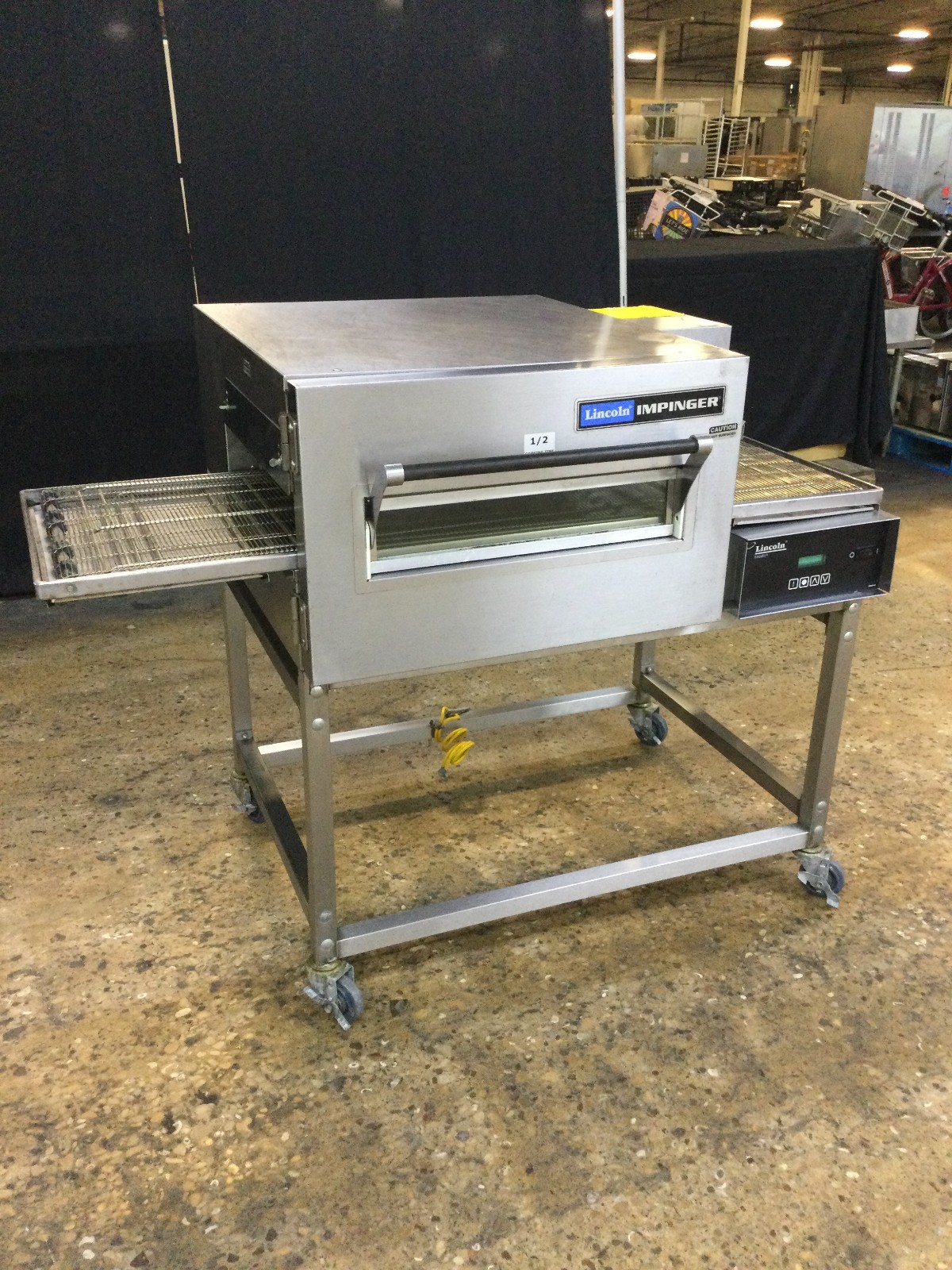 Lincoln Impinger 1116-080-8 Gas Conveyor Pizza Oven With Casters