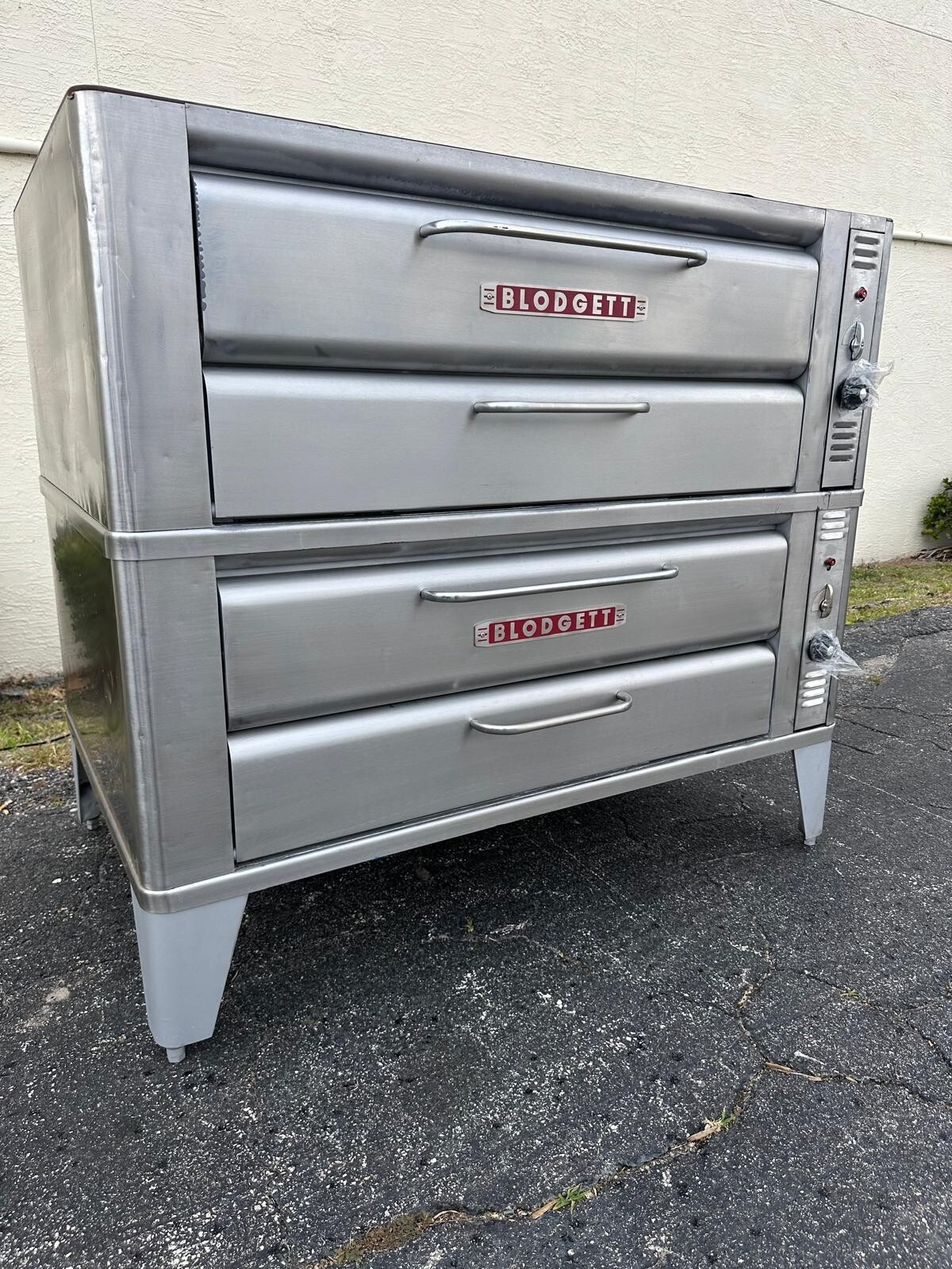 Pre-Owned Blodgett 961 Pizza oven double deck- Natural or Propane Gas