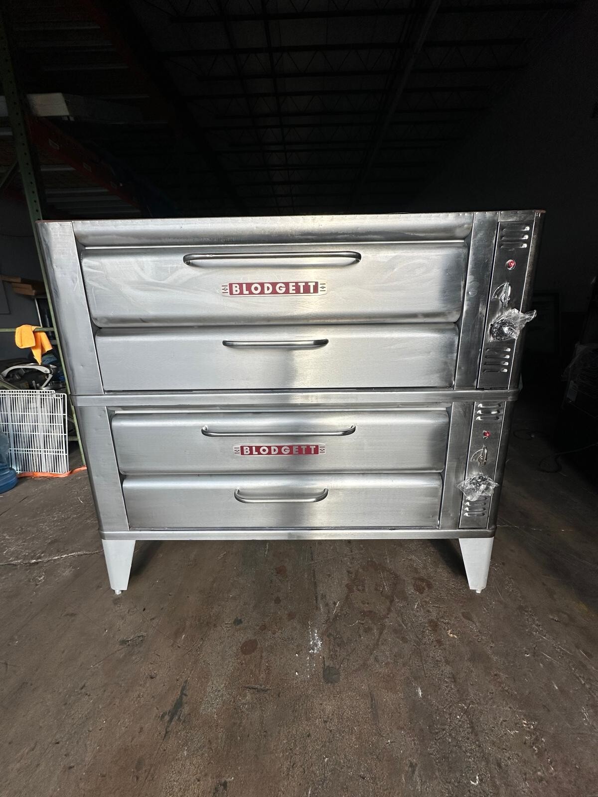 Blodgett 961 Deck Pizza Oven – Double Deck – Natural/Propane Gas – Refurbished