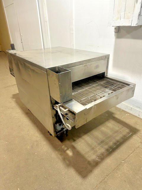 MIDDLEBY MARSHALL IS-350-1 NAT GAS 32″W 150,000 BTU CONVEYOR PIZZA OVEN