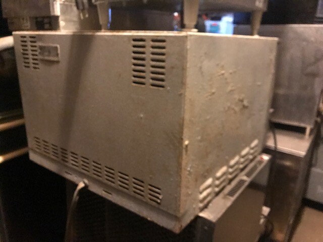 ATTENTION! PRICE REDUCED! BAKERS PRIDE PIZZA OVEN – NO FRONT DOOR INCLUDED