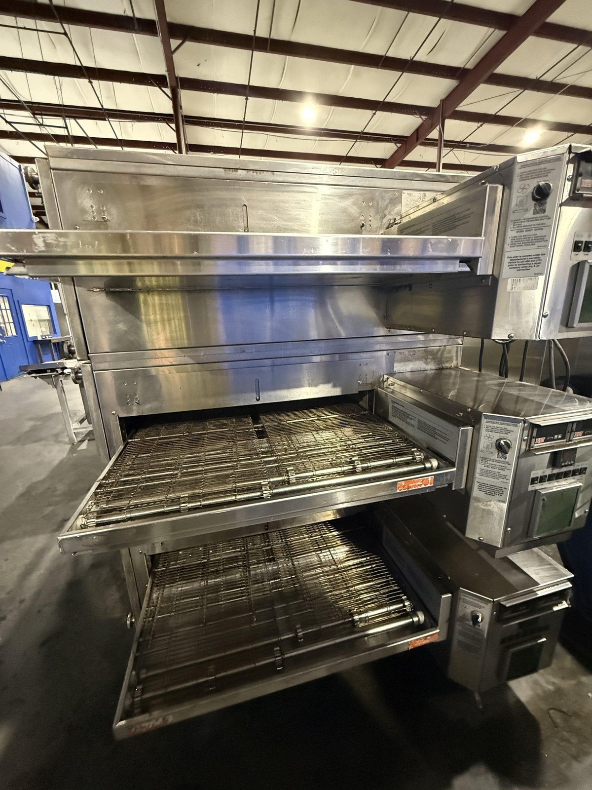 XLT X3D 3255-01338 LIQUID PROPANE TRIPLE STACK CONVEYOR PIZZA OVEN W/ VENT HOOD