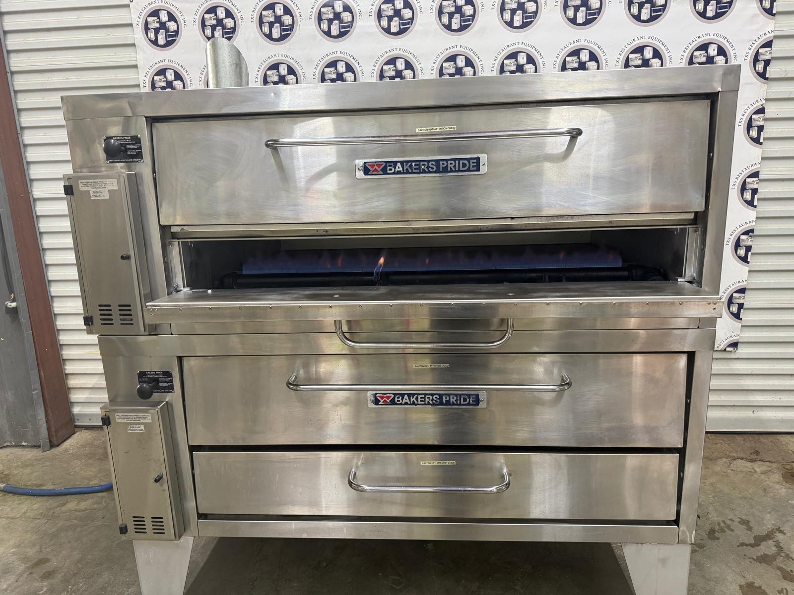 Bakers Pride Model 451 Double-Stack 2023 Gas Pizza Oven