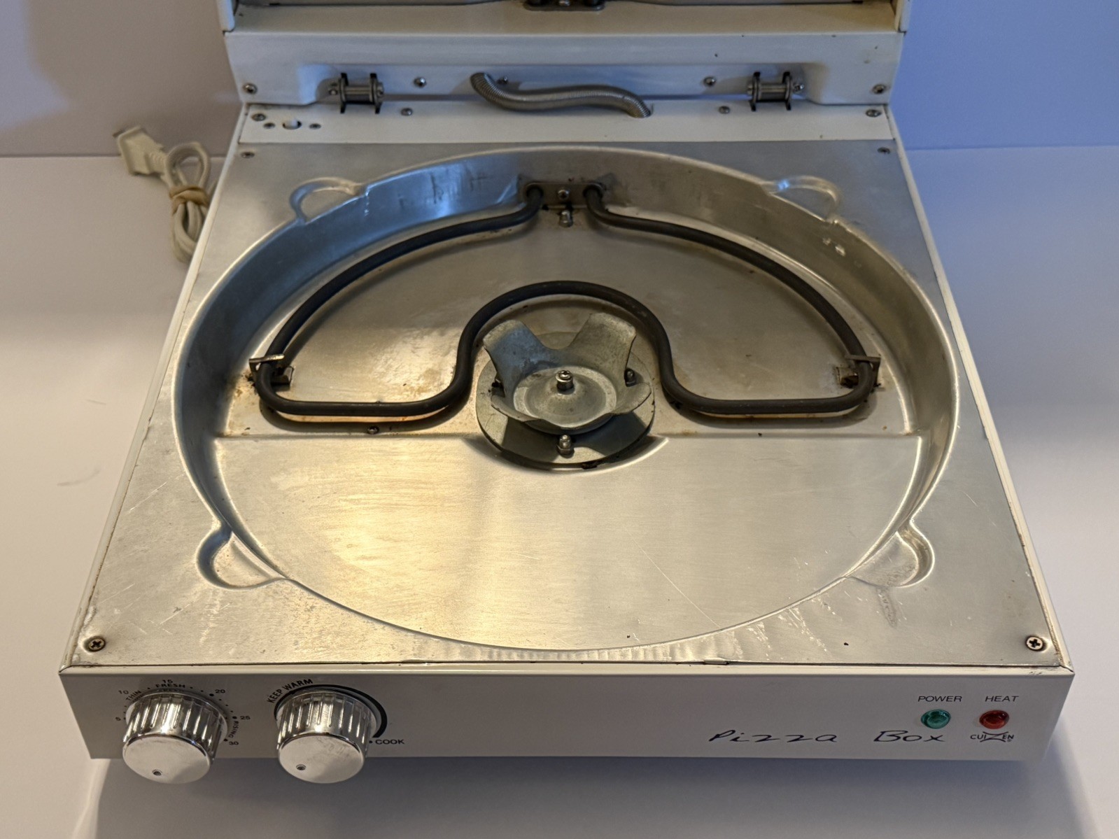 Cuizen Pizza Box Countertop Pizza Oven with 12″ Rotating Pan PIZ-4012