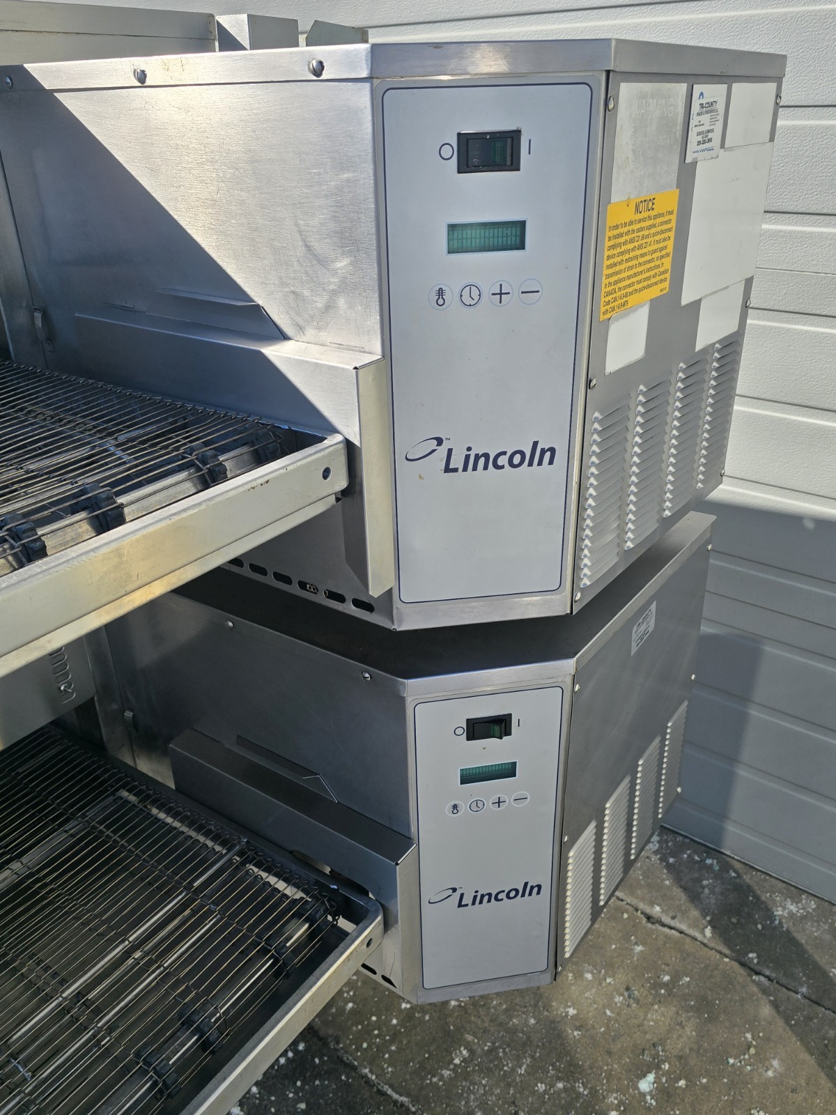 Lincoln Impinger 1600 Double Deck Gas Fired Conveyor Pizza Oven 32″
