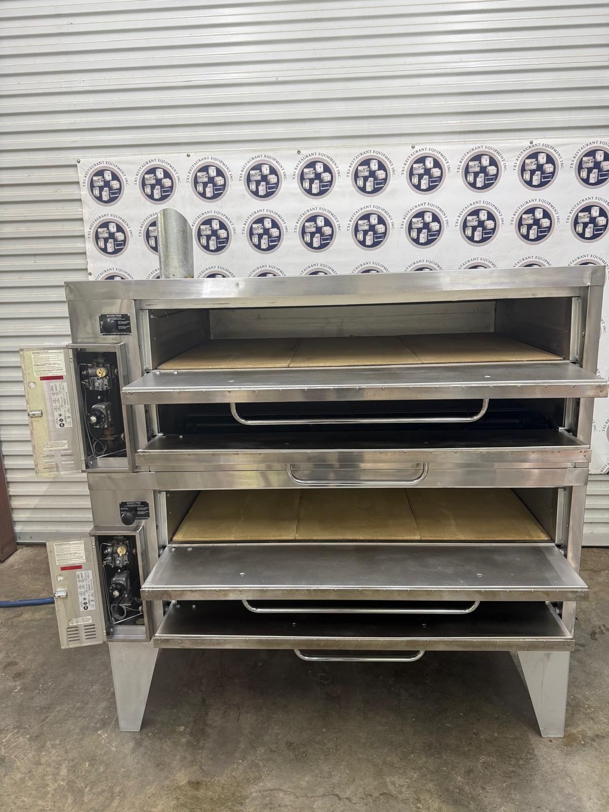 Bakers Pride Model 451 Double-Stack 2023 Gas Pizza Oven