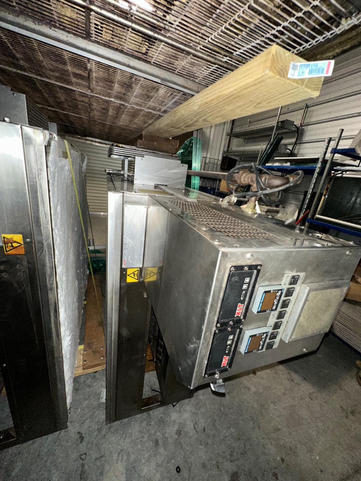 Used XLT 3270B–Natural Gas—120V included base and casters