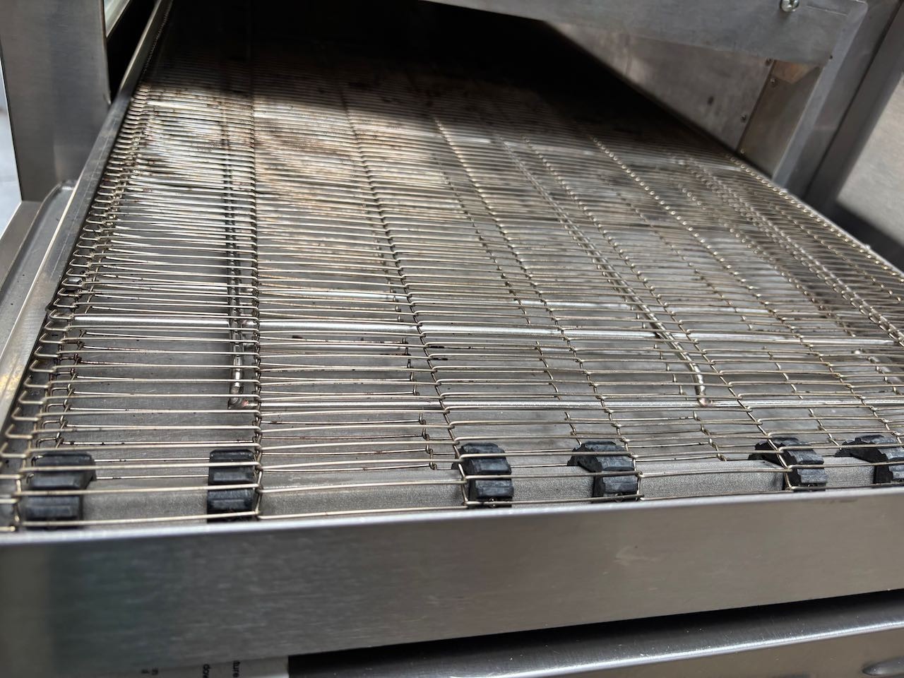 Lincoln Impinger 1116 Pizza 18″ Conveyor Belt Oven Nat Gas 2023 On Mobile Stand
