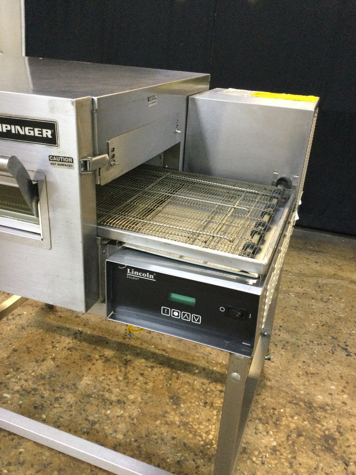 Lincoln Impinger 1116-080-8 Gas Conveyor Pizza Oven With Casters