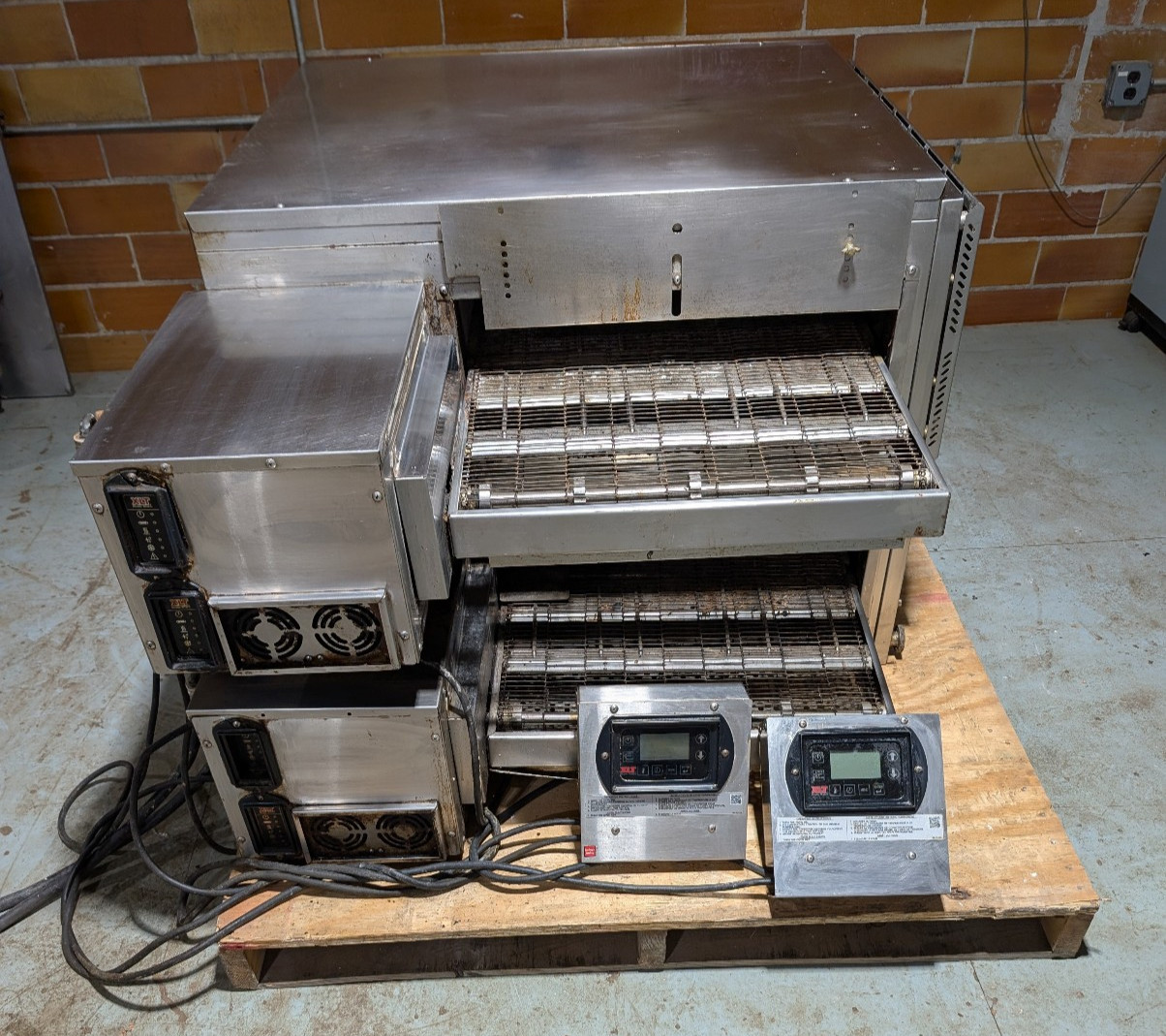 2019 XLT R3A-2336-01067 Double Stack Conveyor Oven, No Legs