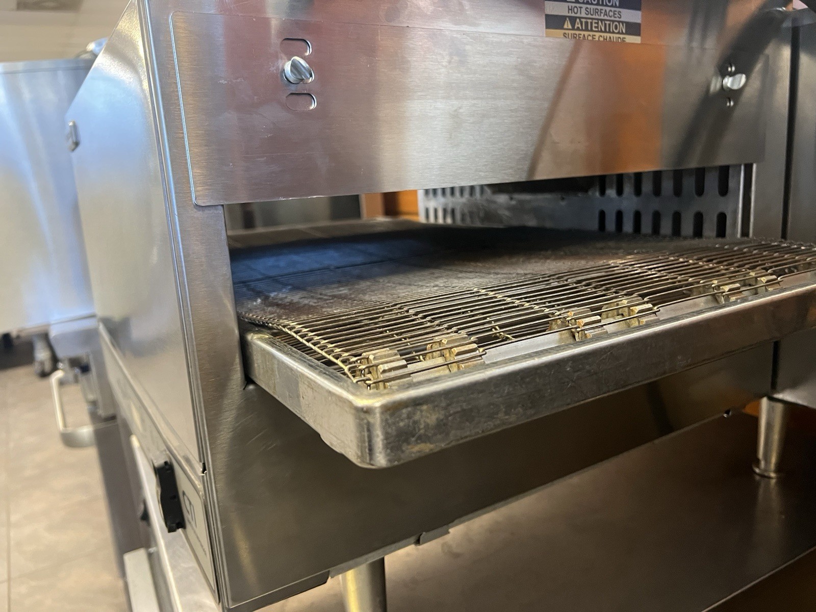 Lincoln 50″ Electric Countertop Ventless Conveyor Oven V2500