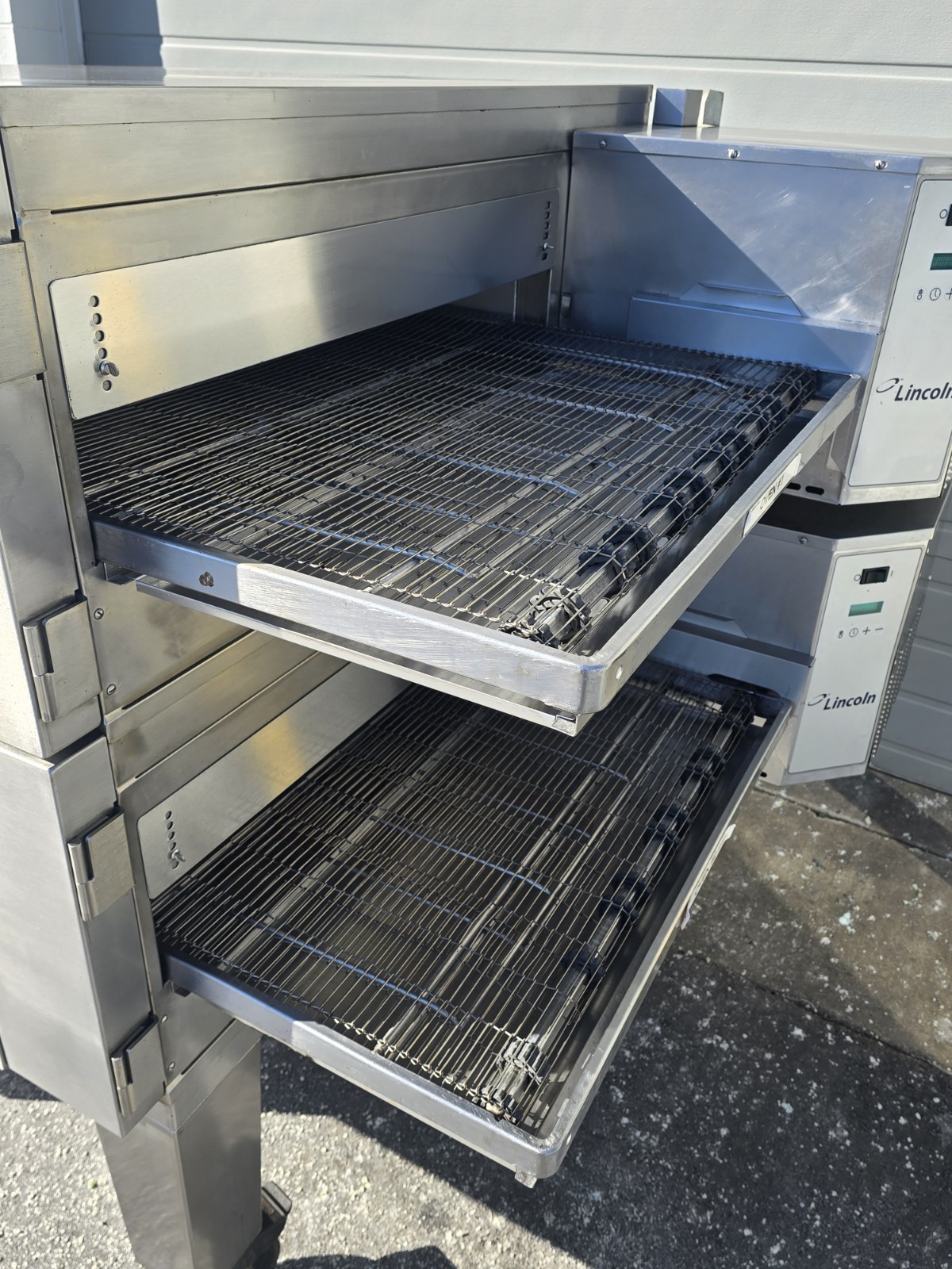 Lincoln Impinger 1600 Double Deck Gas Fired Conveyor Pizza Oven 32″