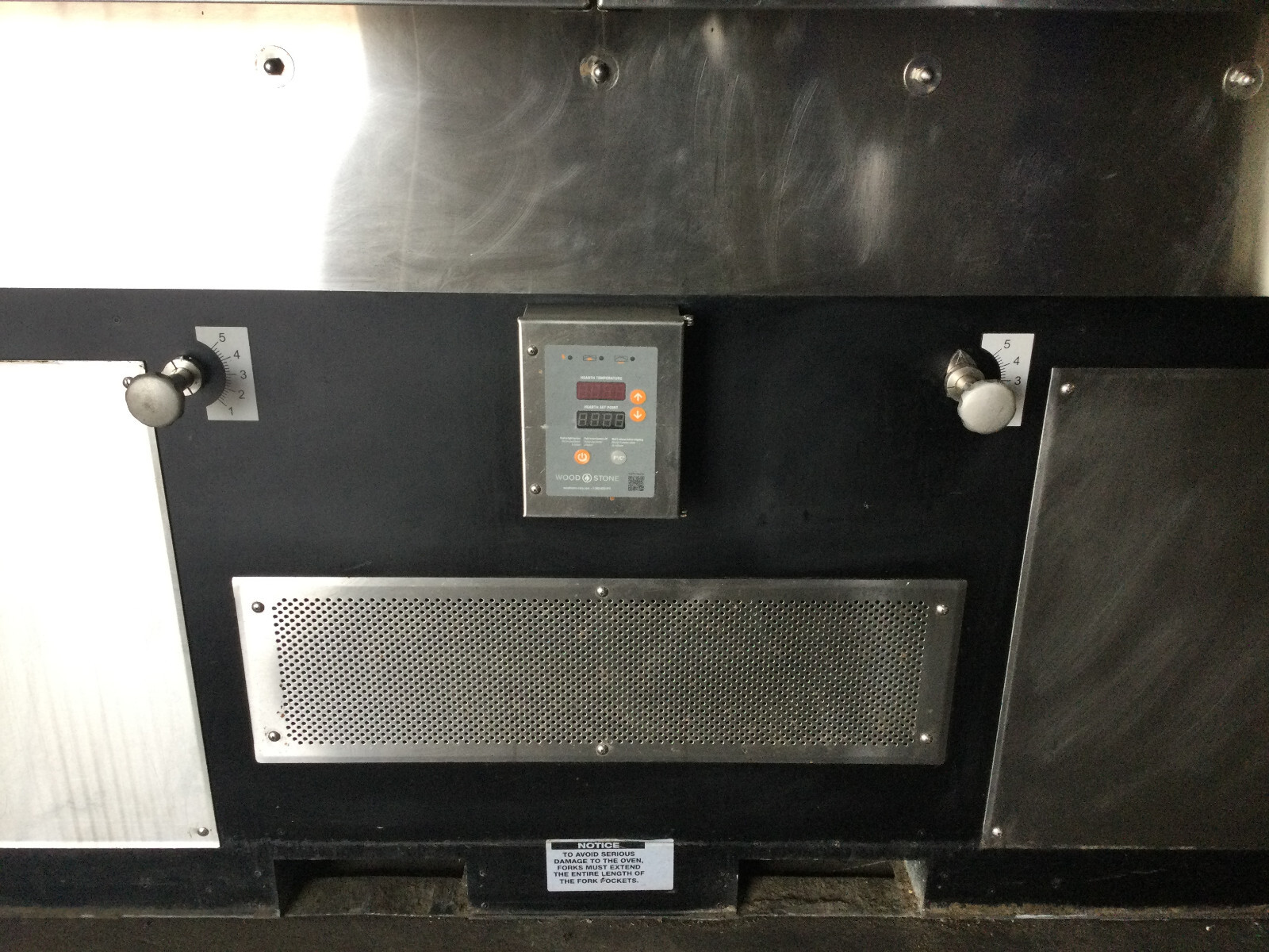 Wood Stone WS-FD-9660-RFG-LR-IR-DF-NG Gas Fire Deck Pizza Oven Hood Year 2022