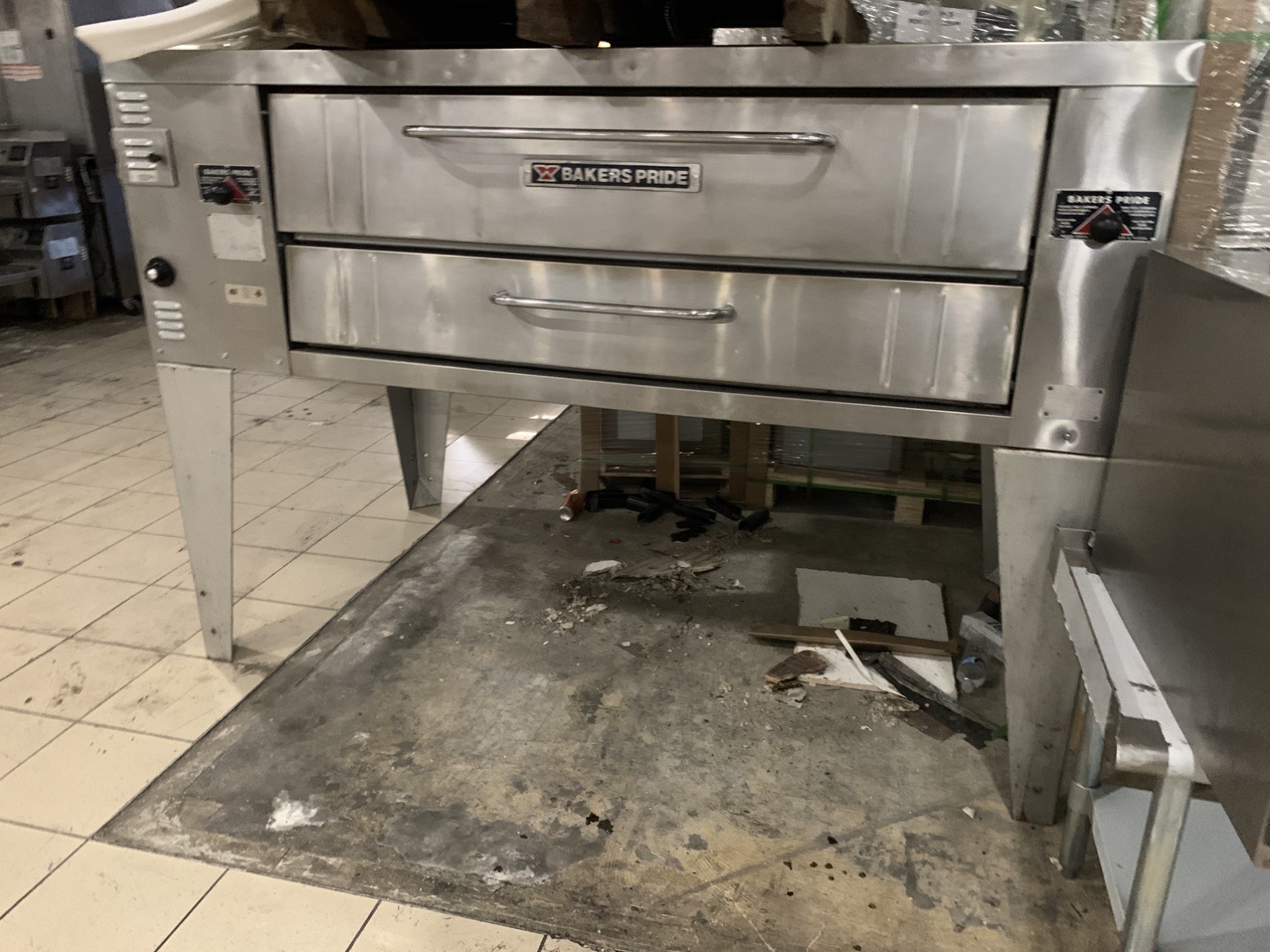 Bakers Pride Y-600 Super Deck – Natural Gas Single Deck Pizza Oven With Bricks