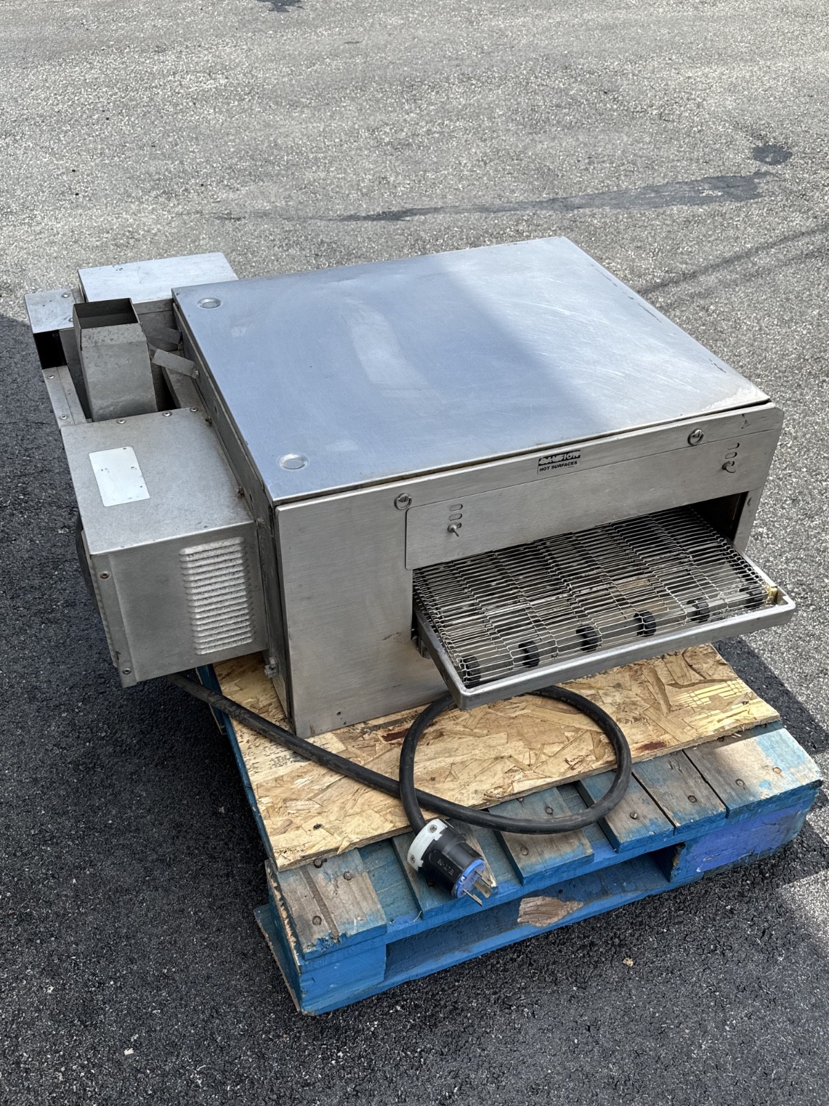 Lincoln Impinger 1301 Countertop Conveyor/Pizza Oven 1 Phase (VIDEO)