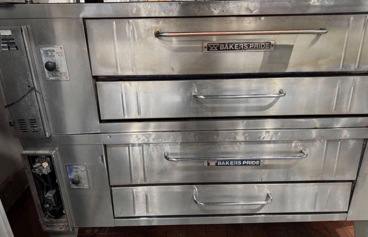 BAKERS PRIDE Y602 DOUBLE DECK GAS PIZZA OVEN W/BRICKS NICE WORKING SHAPE!
