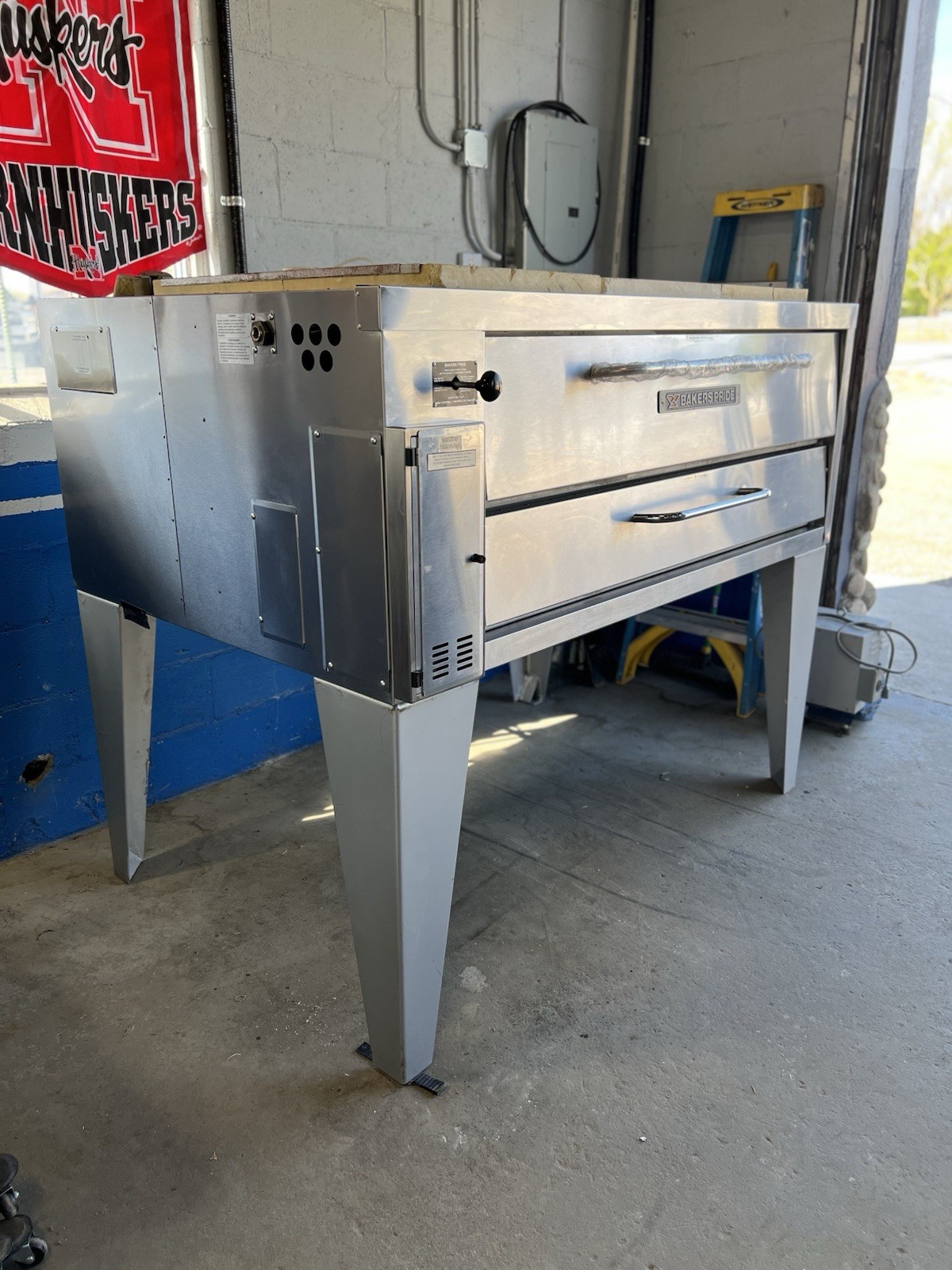 Bakers Pride 451 Natural Gas Pizza Deck Oven Single Deck 54″