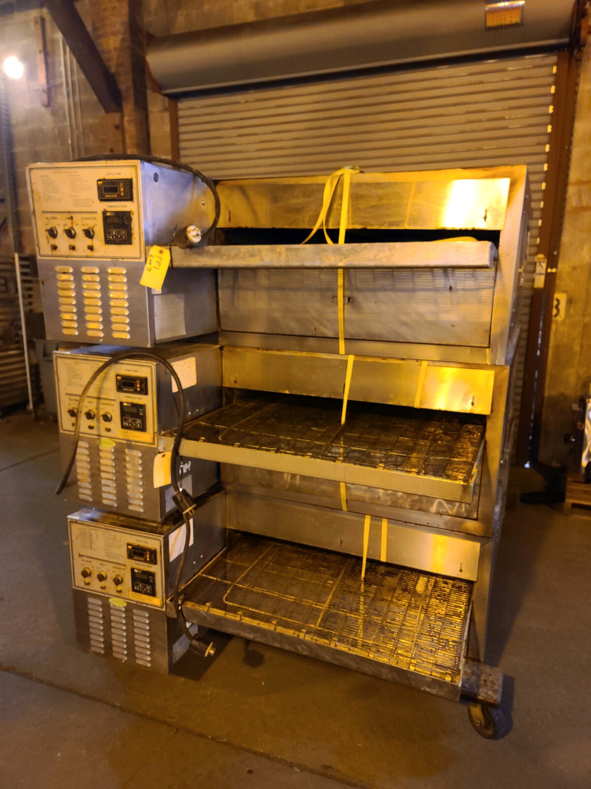 BLODGETT MT3870 CONVEYOR TRIPLE STACK PIZZA OVEN