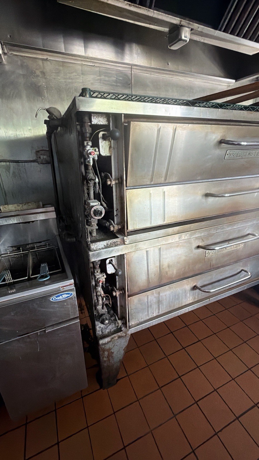 Bakers Pride Y600 Double Deck Natural Gas Stackable Pizza Deck Oven